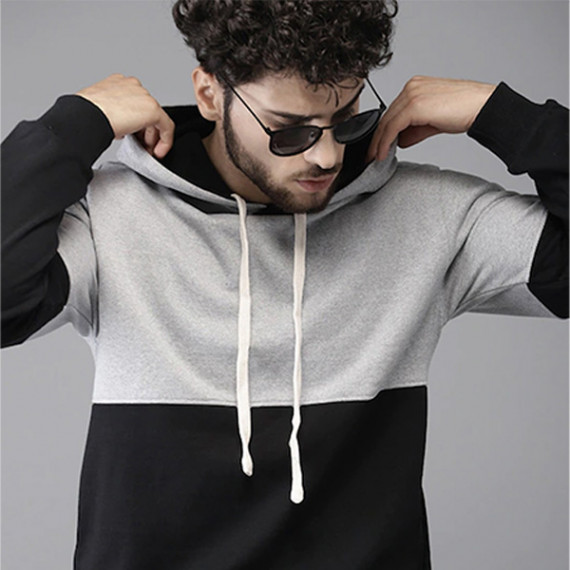 http://342977.6veg5luws.asia/products/men-black-grey-colourblocked-hooded-sweatshirt