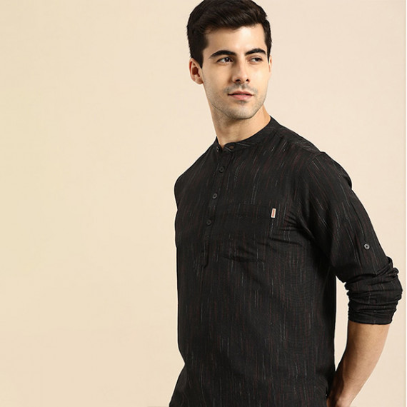 http://342977.6veg5luws.asia/products/men-black-woven-design-kurta