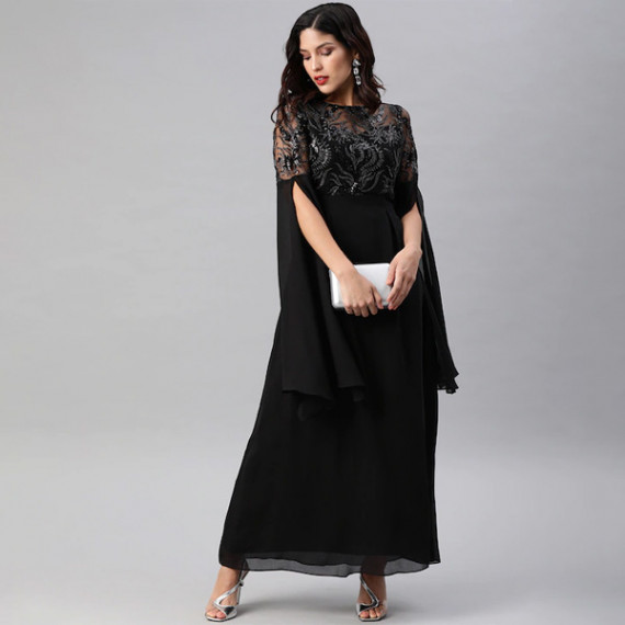 http://342977.6veg5luws.asia/products/black-embellished-slit-sleeves-maxi-dress