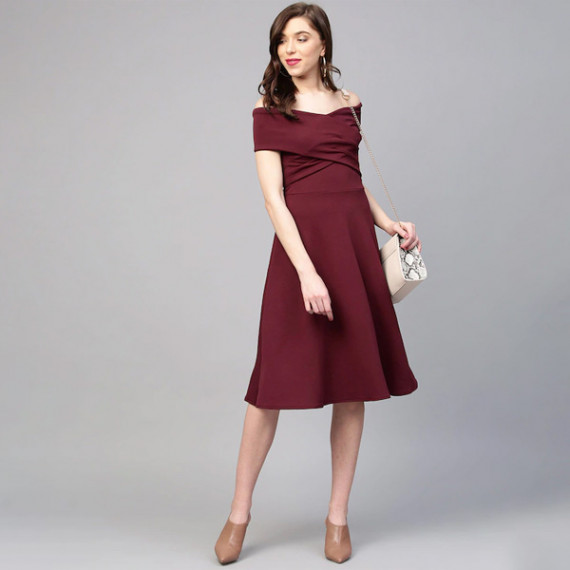 http://342977.6veg5luws.asia/products/burgundy-off-shoulder-pleated-fit-flare-dress