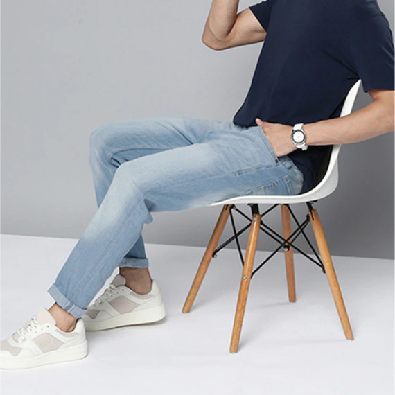 http://342977.6veg5luws.asia/products/men-blue-slim-tapered-fit-light-fade-stretchable-jeans