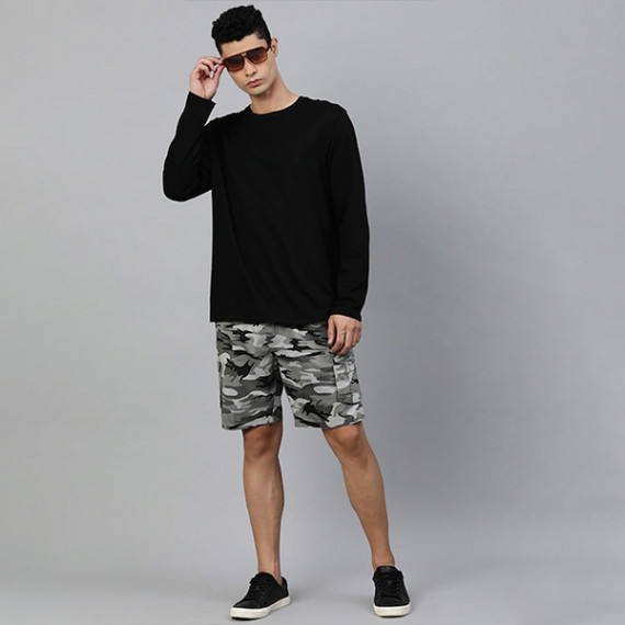 http://342977.6veg5luws.asia/products/men-charcoal-grey-camouflage-printed-pure-cotton-cargo-shorts