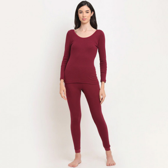 http://342977.6veg5luws.asia/products/women-maroon-striped-thermal-top