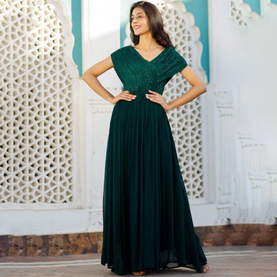 http://342977.6veg5luws.asia/products/green-embellished-maxi-dress