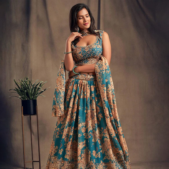 http://342977.6veg5luws.asia/products/blue-beige-printed-semi-stitched-lehenga-unstitched-blouse-with-dupatta