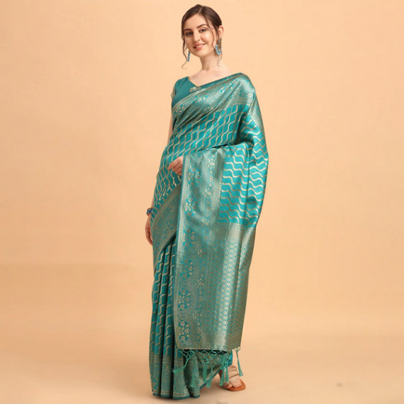 http://342977.6veg5luws.asia/products/green-gold-toned-silk-blend-fusion-leheriya-saree